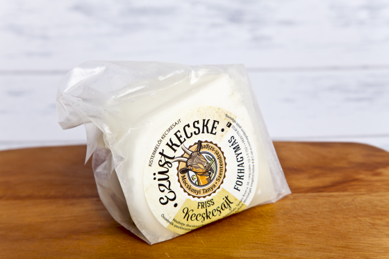 Friss kecskesajt Fokhagymás